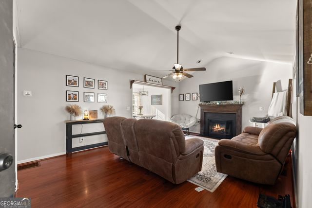 322 Ash Wood Lane, Cleveland, GA 30528