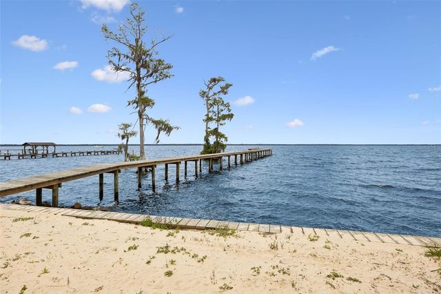 102 SANDRA LANE, Crescent City, FL 32112