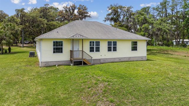 102 SANDRA LANE, Crescent City, FL 32112