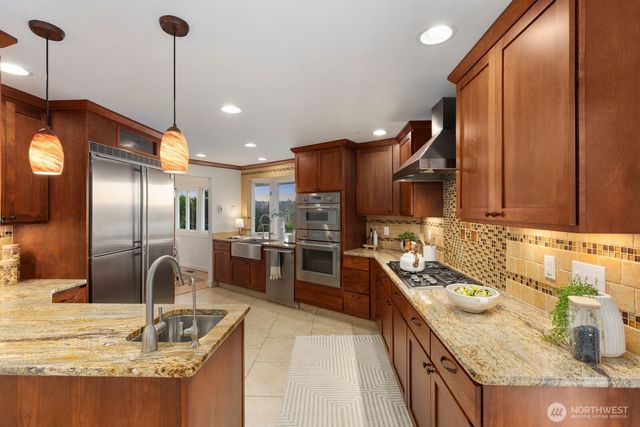 702 Rhodora Heights Road, Lake Stevens, WA 98258