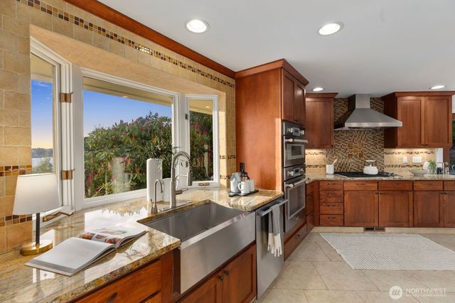 702 Rhodora Heights Road, Lake Stevens, WA 98258