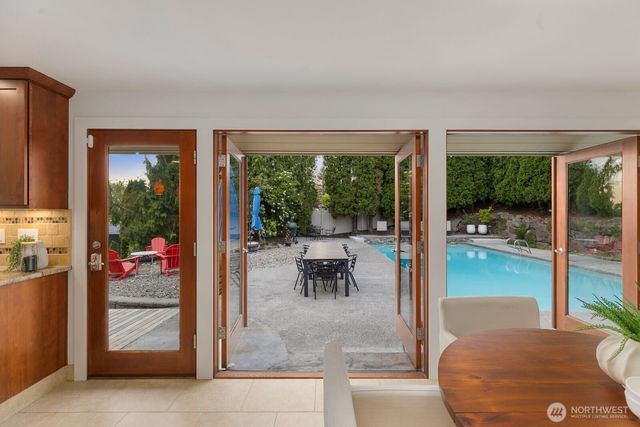 702 Rhodora Heights Road, Lake Stevens, WA 98258