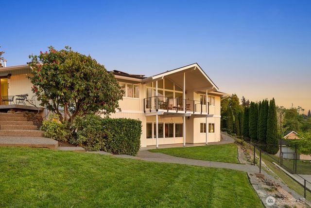 702 Rhodora Heights Road, Lake Stevens, WA 98258