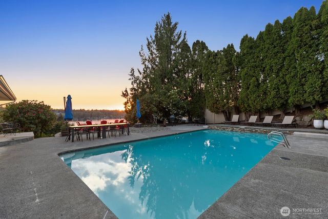 702 Rhodora Heights Road, Lake Stevens, WA 98258