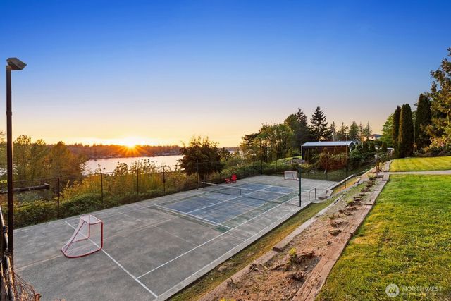 702 Rhodora Heights Road, Lake Stevens, WA 98258