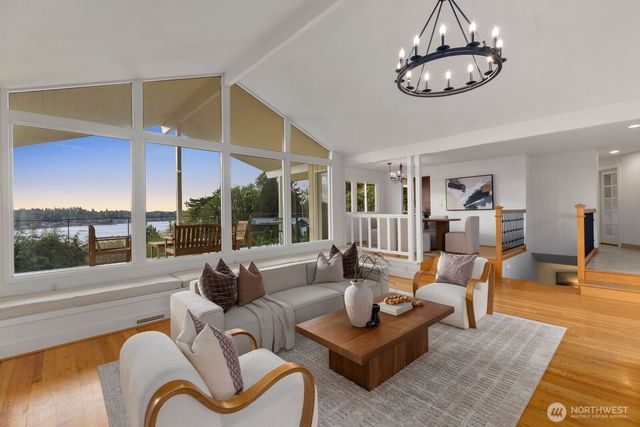 702 Rhodora Heights Road, Lake Stevens, WA 98258