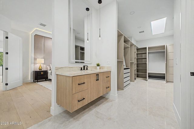 4630 E GLENROSA Avenue, Phoenix, AZ 85018