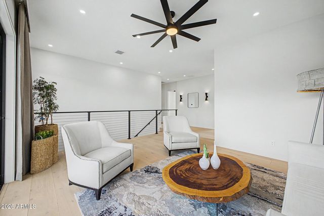 4630 E GLENROSA Avenue, Phoenix, AZ 85018