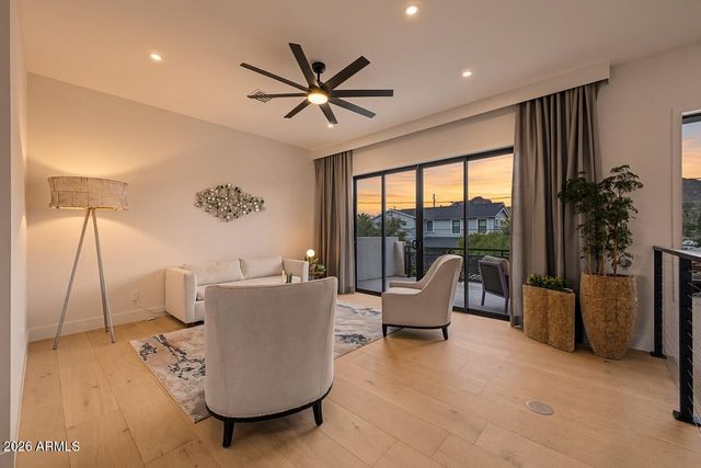 4630 E GLENROSA Avenue, Phoenix, AZ 85018