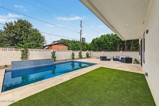 4630 E GLENROSA Avenue, Phoenix, AZ 85018