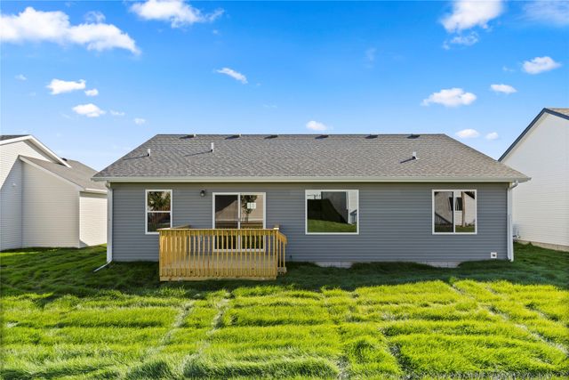 9405 Modena Lane, West Des Moines, IA 50266