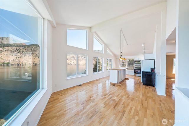 20000 S Lakeshore Road, Chelan, WA 98816