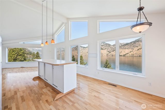 20000 S Lakeshore Road, Chelan, WA 98816