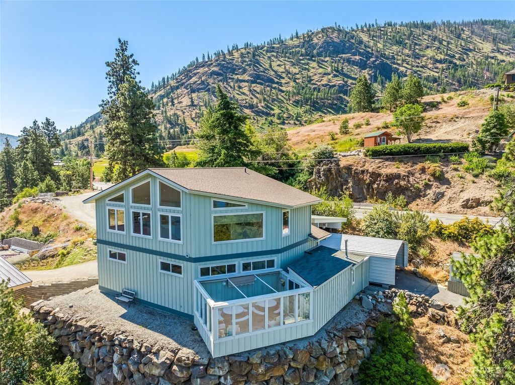 20000 S Lakeshore Road, Chelan, WA 98816