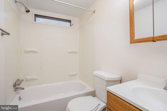 264 WESTWOOD DR, York, PA 17404