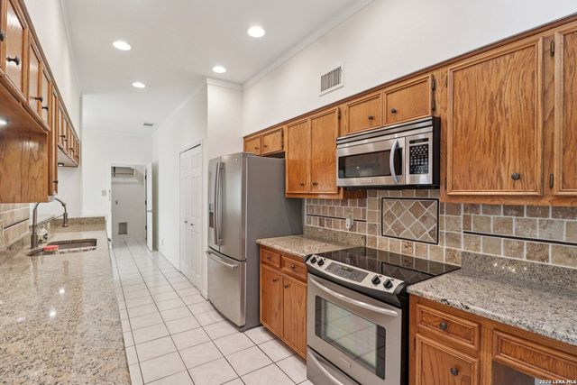 4251 Tall Elm Woods, San Antonio, TX 78249