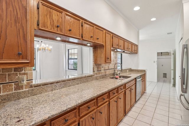 4251 Tall Elm Woods, San Antonio, TX 78249