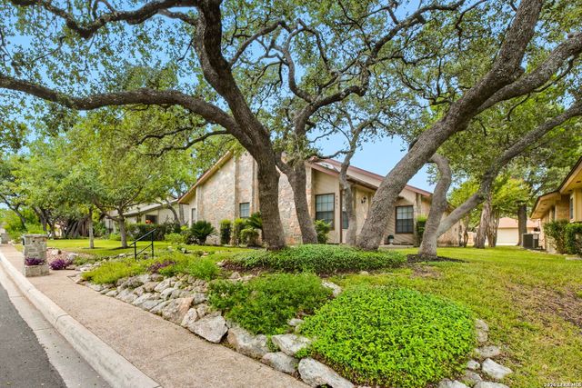 4251 Tall Elm Woods, San Antonio, TX 78249