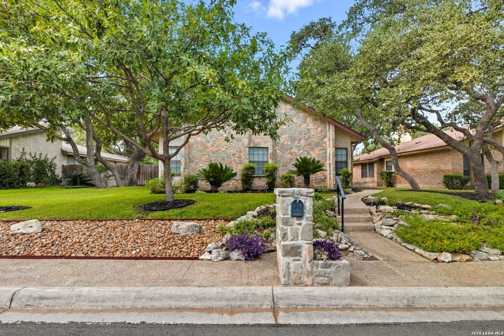 4251 Tall Elm Woods, San Antonio, TX 78249