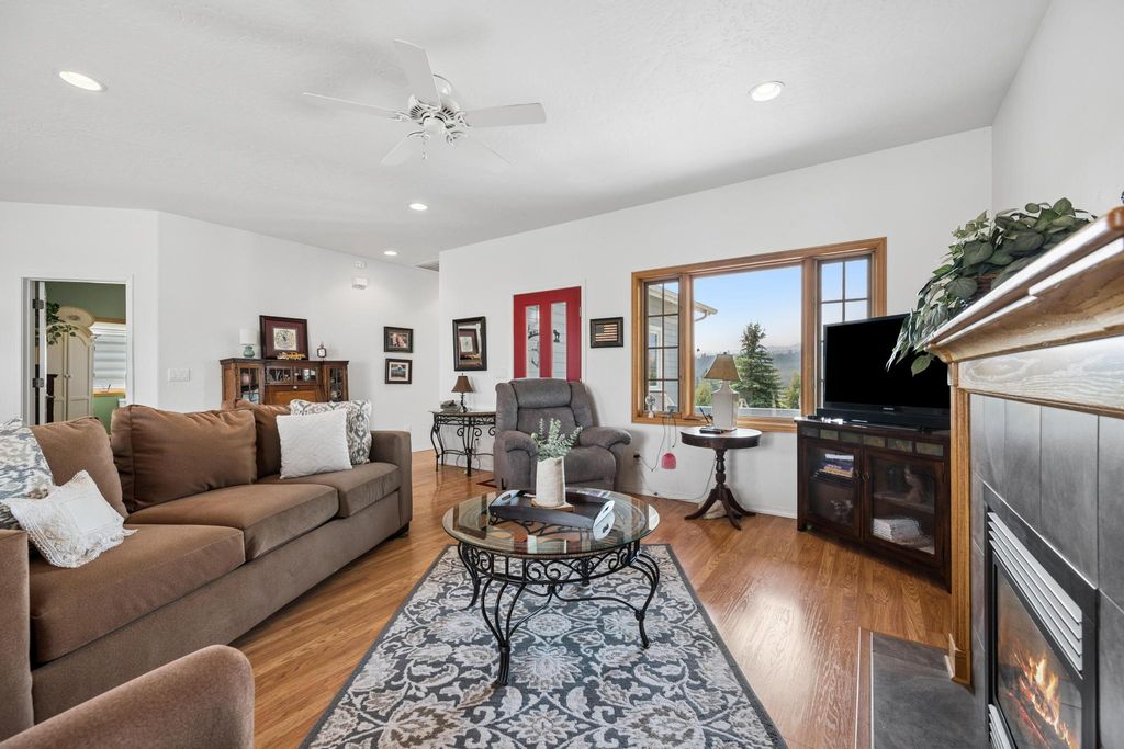 342 Overlook Drive, Eureka, MT 59917 photo 3