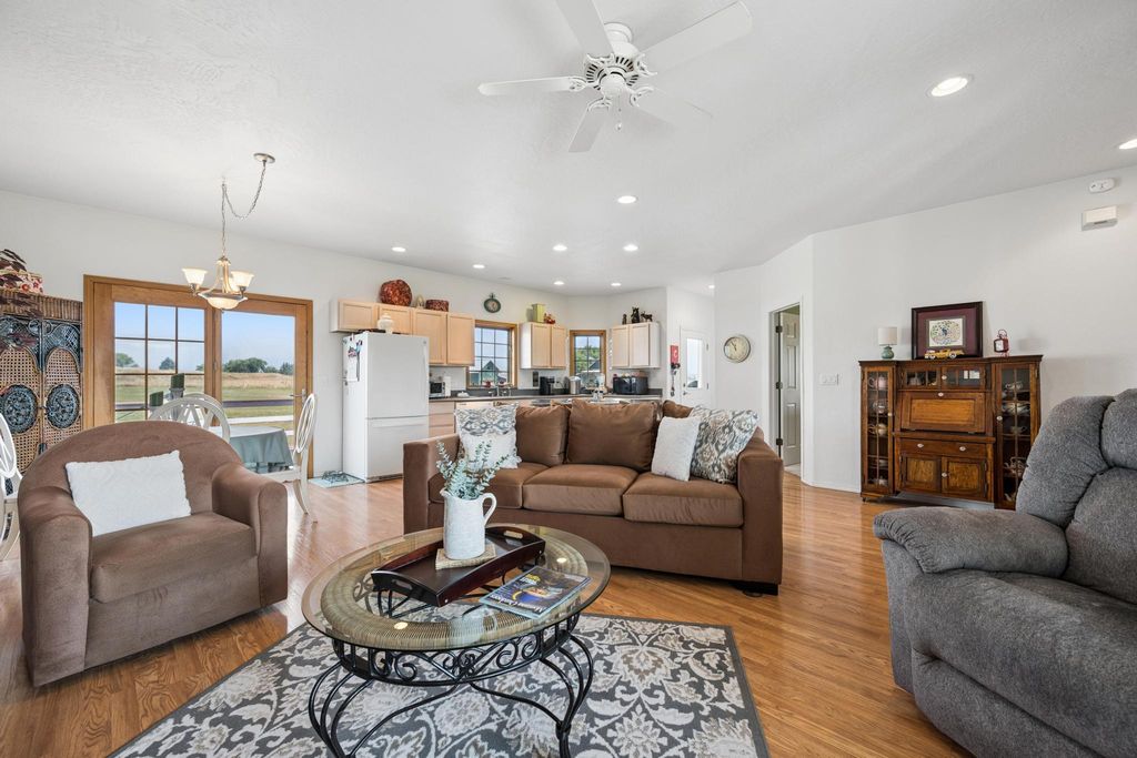 342 Overlook Drive, Eureka, MT 59917 photo 4