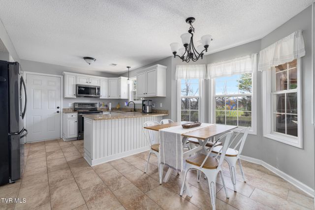 506 Crystal Springs Circle, Gray, TN 37615