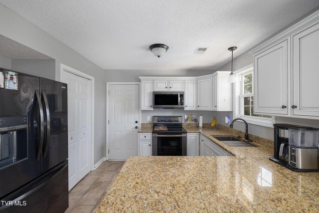 506 Crystal Springs Circle, Gray, TN 37615