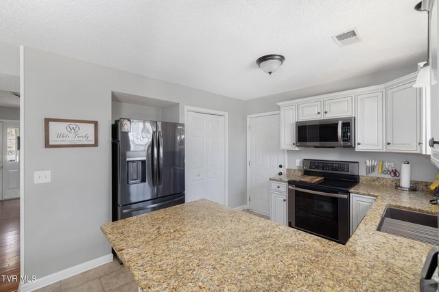 506 Crystal Springs Circle, Gray, TN 37615