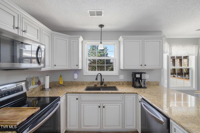 506 Crystal Springs Circle, Gray, TN 37615