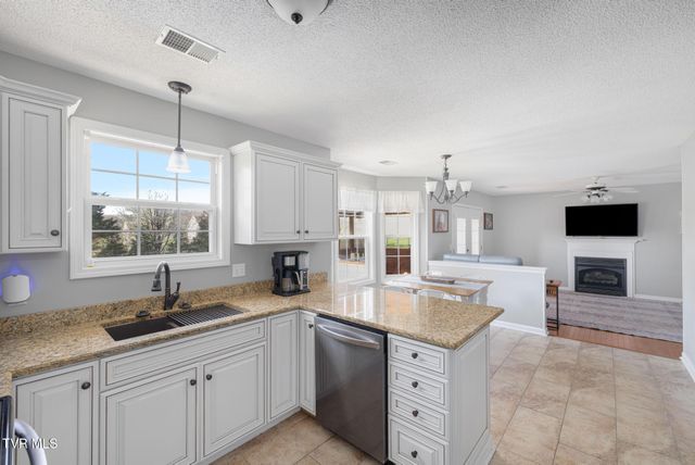 506 Crystal Springs Circle, Gray, TN 37615