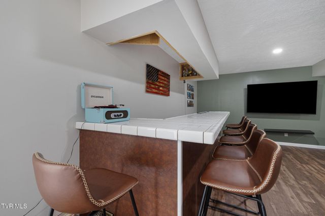 506 Crystal Springs Circle, Gray, TN 37615