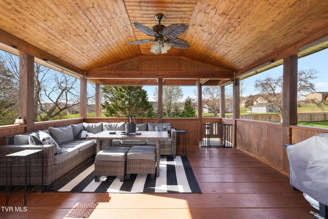 506 Crystal Springs Circle, Gray, TN 37615