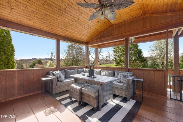 506 Crystal Springs Circle, Gray, TN 37615