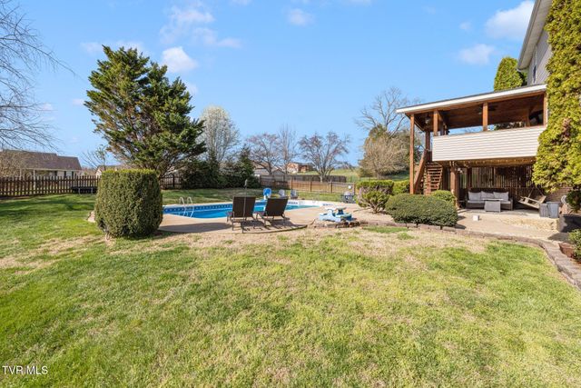 506 Crystal Springs Circle, Gray, TN 37615