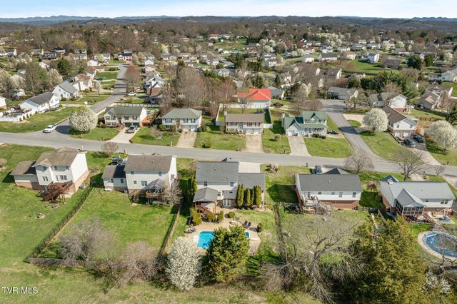 506 Crystal Springs Circle, Gray, TN 37615