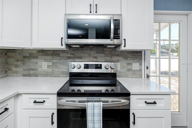 731 72ND STREET N, St Petersburg, FL 33710