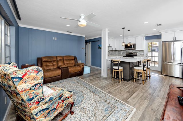 731 72ND STREET N, St Petersburg, FL 33710