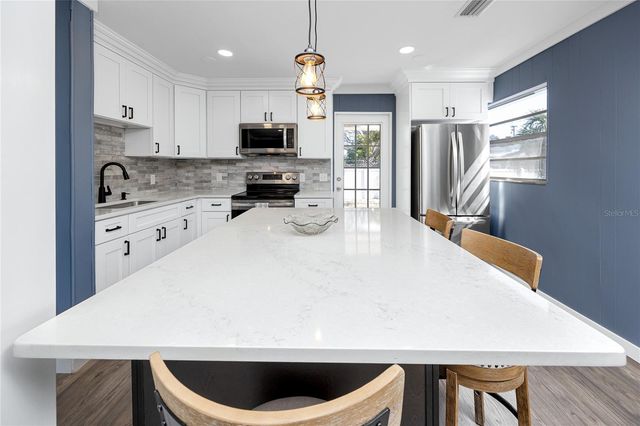 731 72ND STREET N, St Petersburg, FL 33710