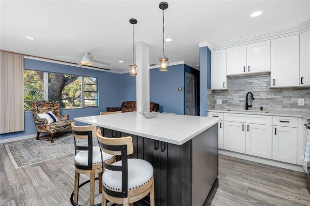 731 72ND STREET N, St Petersburg, FL 33710