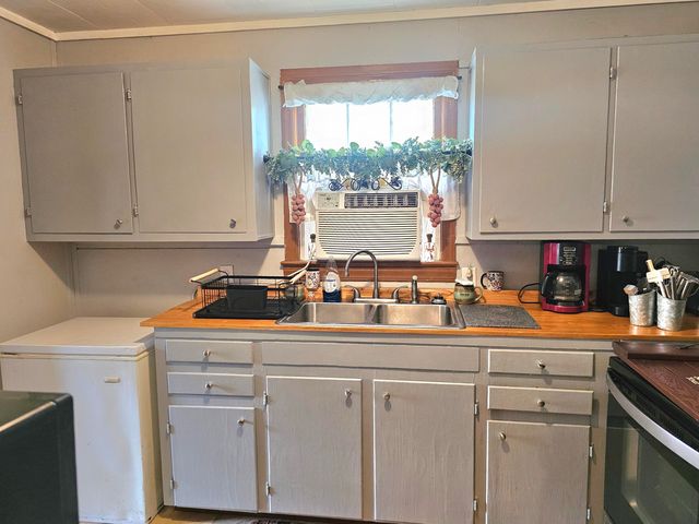 205 Forest Circle, Walterboro, SC 29488