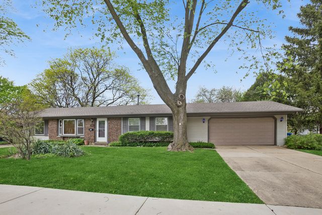 932 W Weathersfield Way, Schaumburg, IL 60193