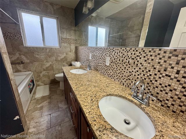 21605 S TULLER Court, Southfield, MI 48076