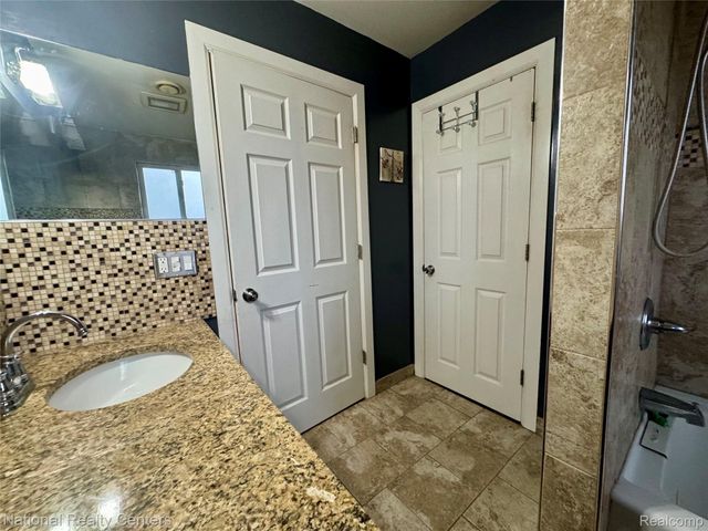 21605 S TULLER Court, Southfield, MI 48076