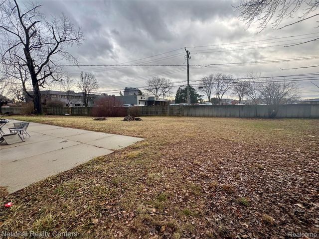 21605 S TULLER Court, Southfield, MI 48076