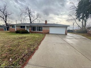 21605 S TULLER Court, Southfield, MI 48076
