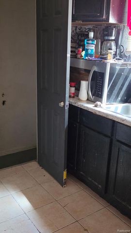 10172 Somerset Avenue, Detroit, MI 48224
