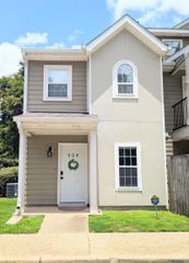 141 E Boyd Dr #508, Baton Rouge, LA 70808