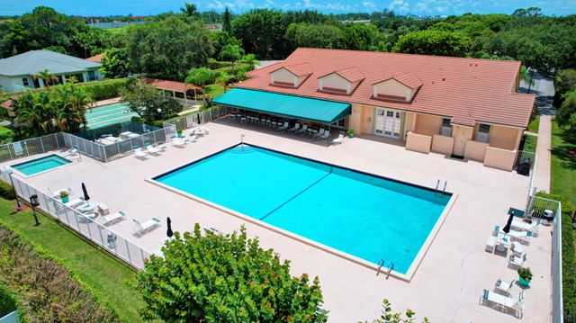 3952 Summer Chase Court, Lake Worth, FL 33467