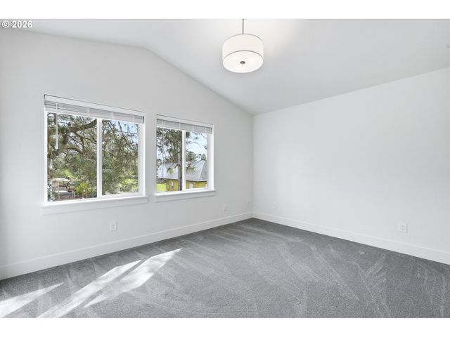 8655 Se Insley St, Portland, OR 97266