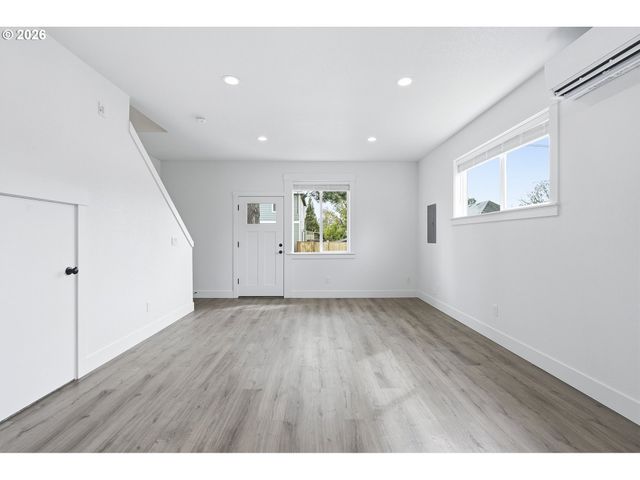 8655 Se Insley St, Portland, OR 97266